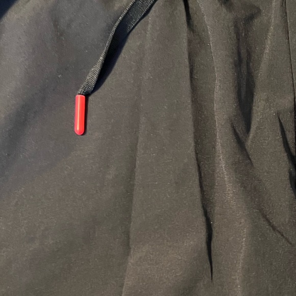 5 Champions running shorts w built in inner shorts and pockets - Picture 8 of 11